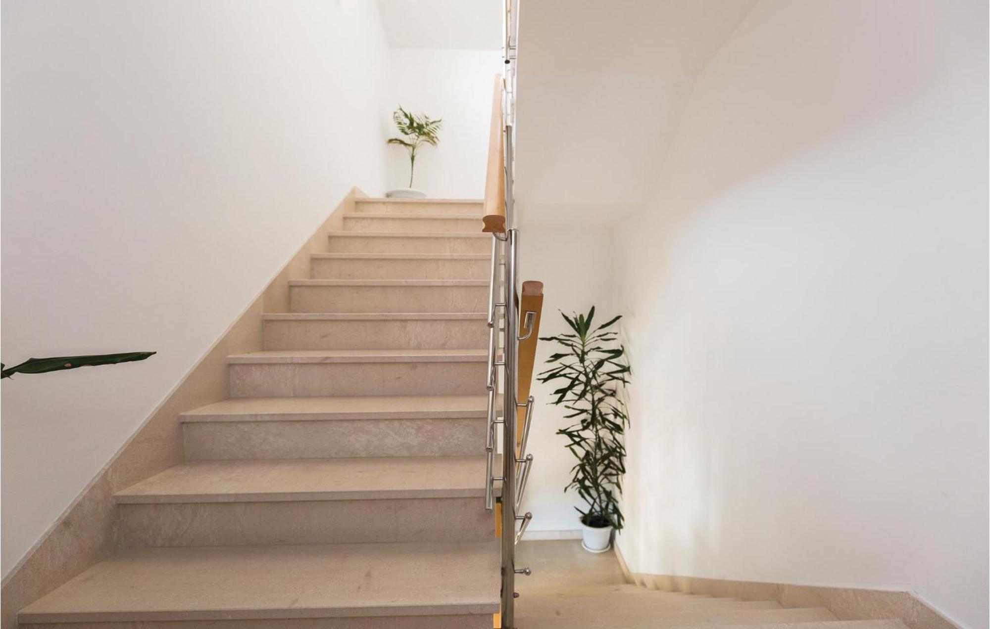 Stunning Apartment In Makarska With Wifi Εξωτερικό φωτογραφία